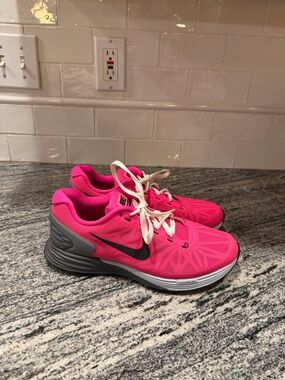 Women’s Nike Lunarglide 6 654434-600 Size 8.5